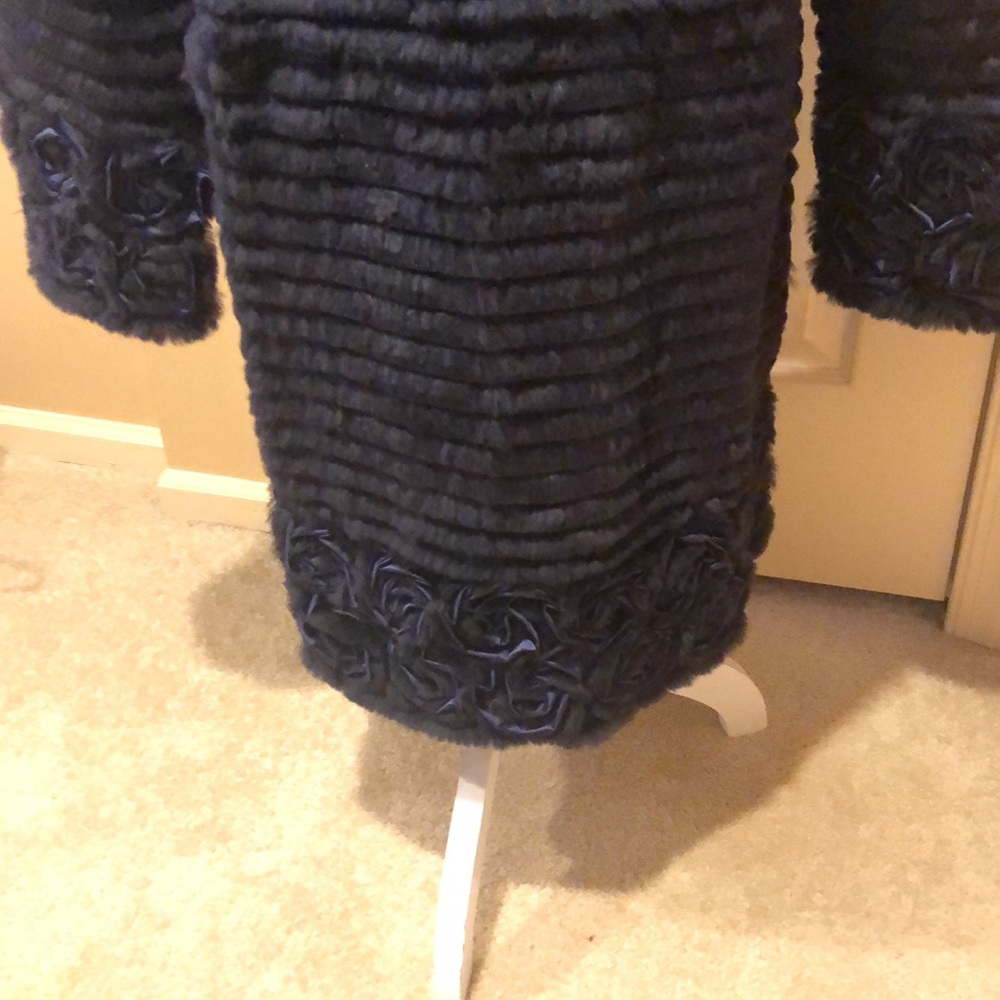 Coat - Picture 6 of 10